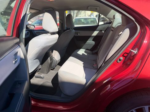 Used 2015 Toyota Corolla LE image 18