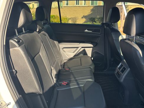 Used 2018 Volkswagen Atlas SE FWD image 16