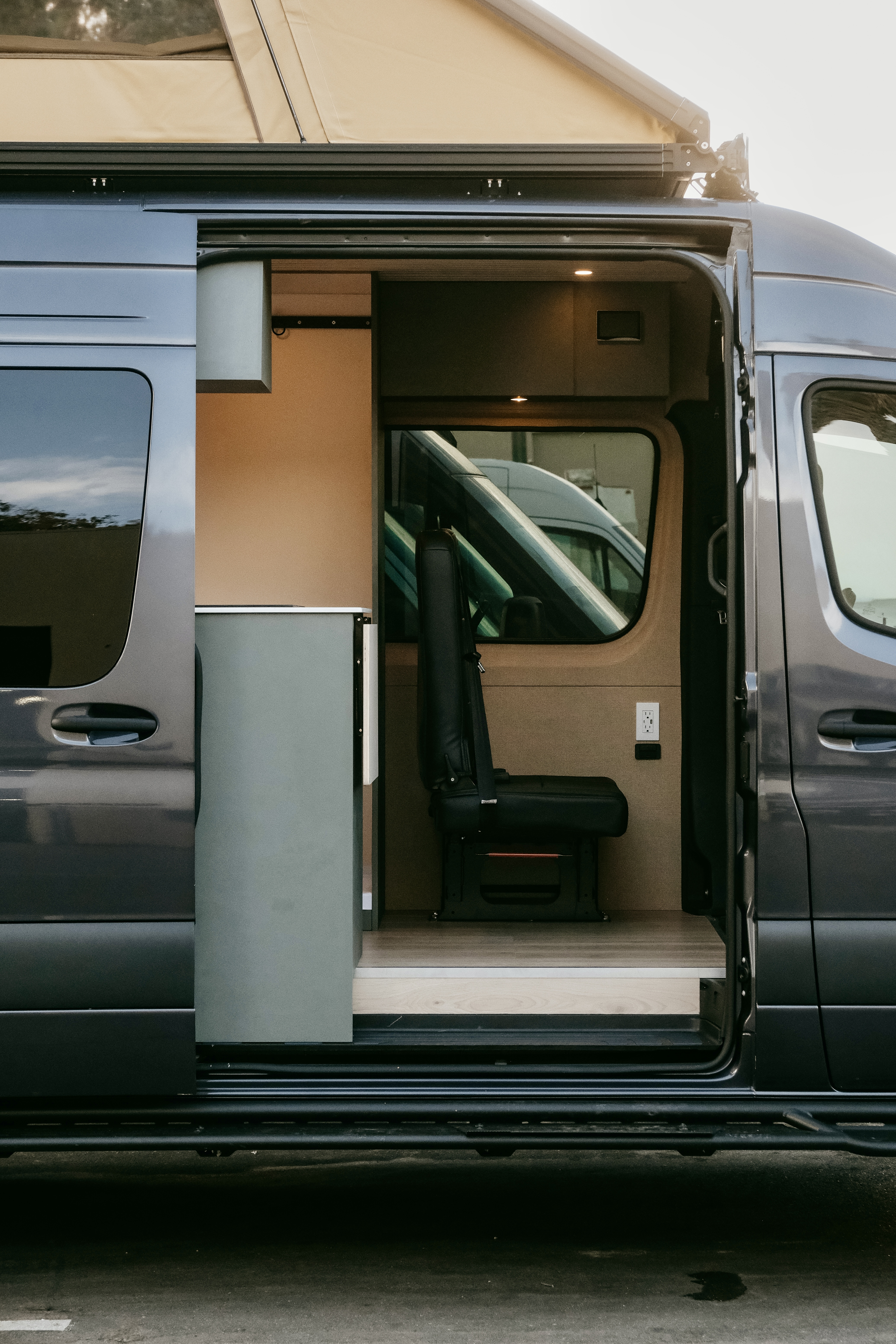 Used 2024 Mercedes-Benz Sprinter 2500 image 10