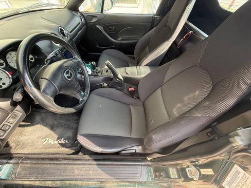 Used 2002 MAZDA MX-5 Miata LS RWD image 10
