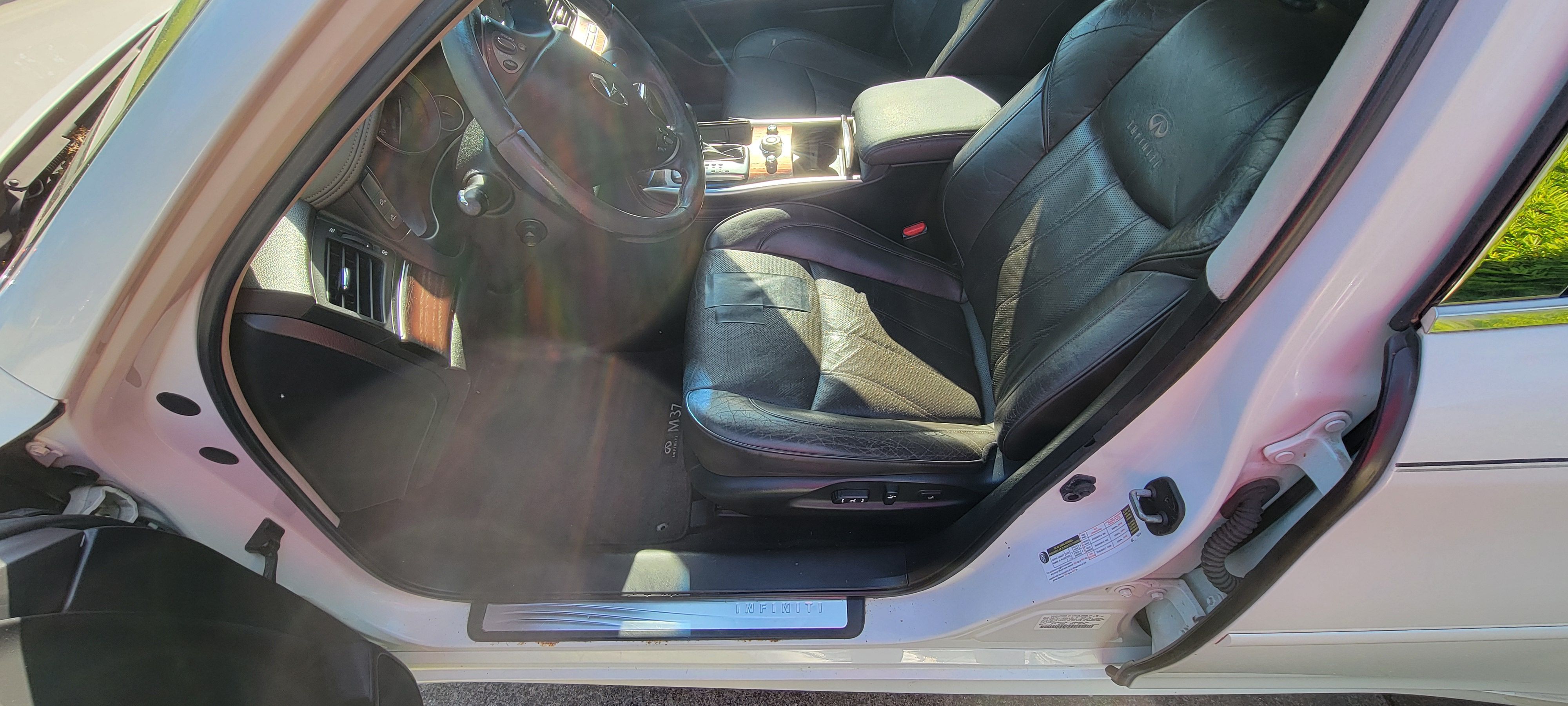 Used 2011 INFINITI M37 x w/ Deluxe Touring Pkg AWD/4WD image 9