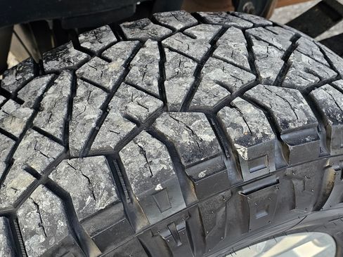 Used 2021 Ford F250 XLT w/ FX4 Off-Road Package image 9