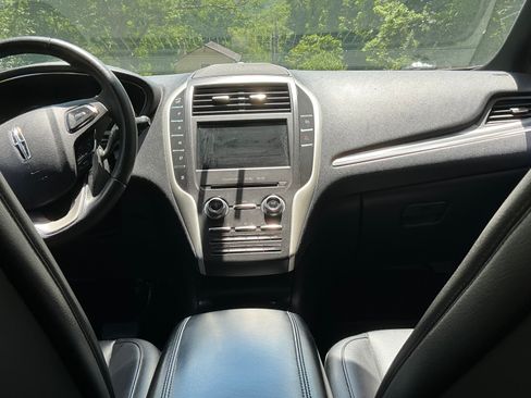 Used 2018 Lincoln MKC Premiere AWD/4WD image 4