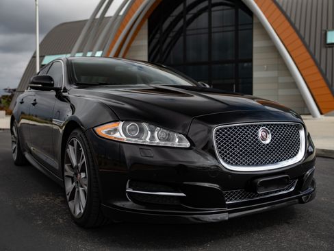 Used 2015 Jaguar XJ image 1