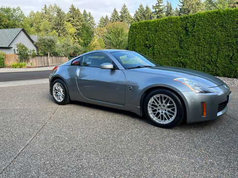 Used 2004 Nissan 350Z Touring w/ Aerodynamics Pkg image 6