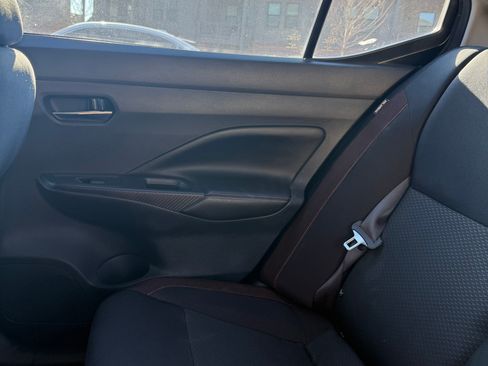 Used 2020 Nissan Versa SR w/ Convenience Package image 16