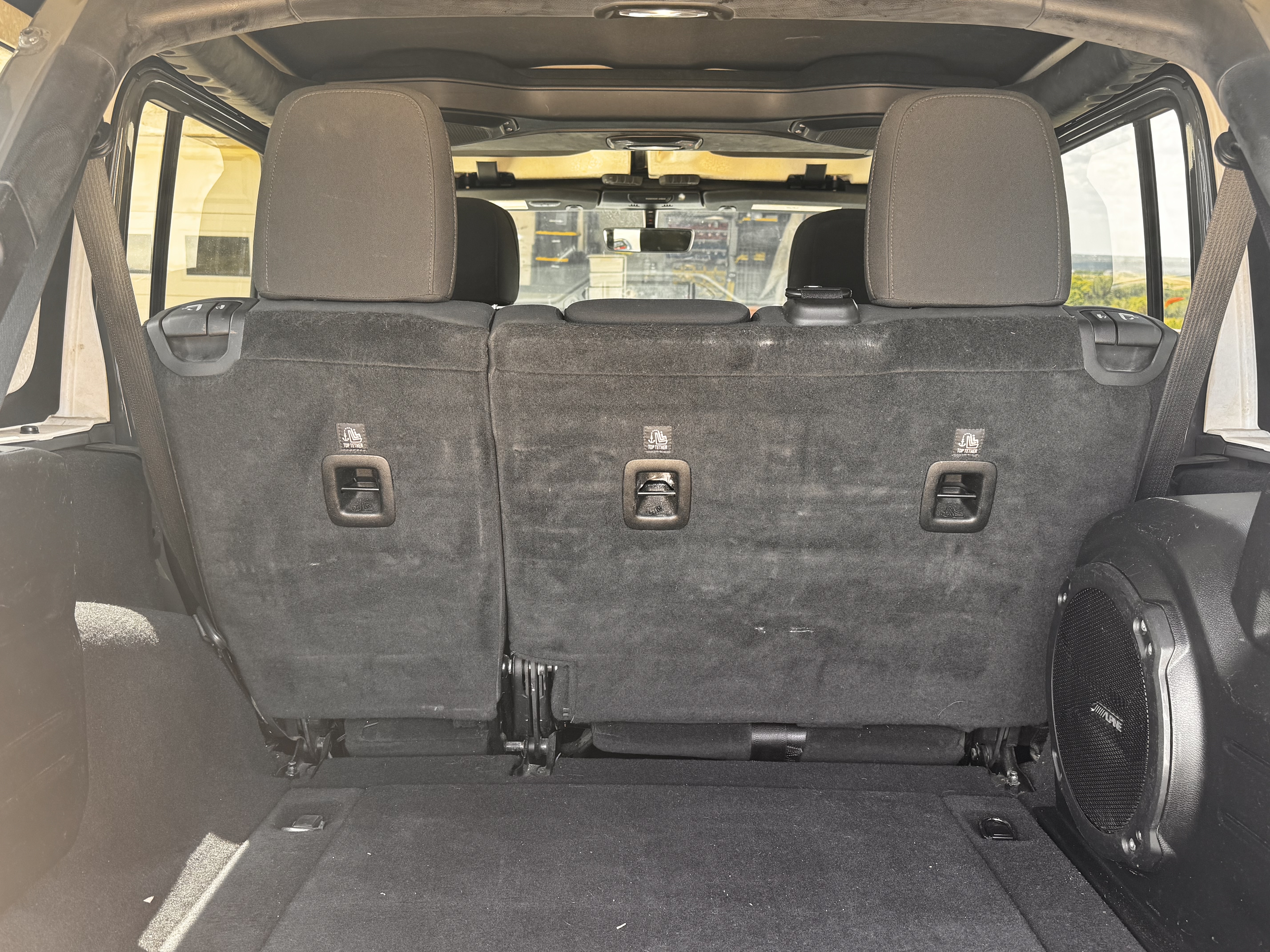 Used 2018 Jeep Wrangler Unlimited Rubicon AWD/4WD image 10