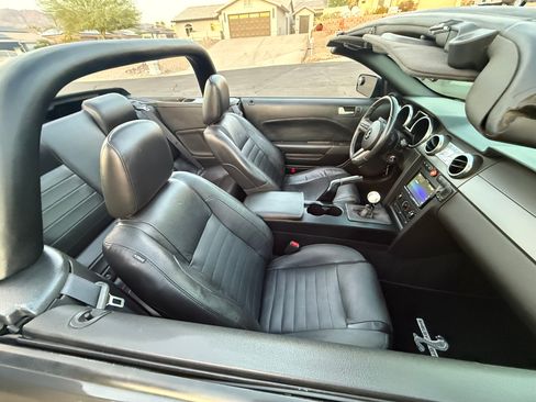 Used 2009 Ford Mustang Shelby GT500 RWD image 6