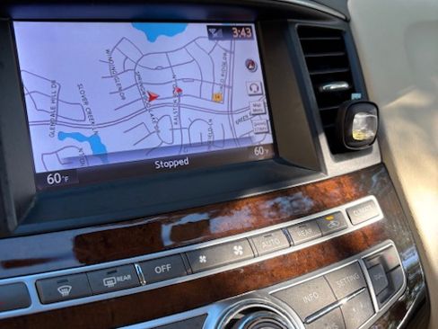 Used 2014 INFINITI QX60 AWD w/ Deluxe Touring Package image 5