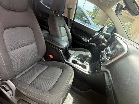 Used 2018 Chevrolet Colorado LT w/ LT Convenience Package image 16