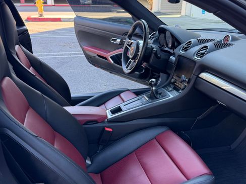 Used 2019 Porsche 718 Cayman S image 18