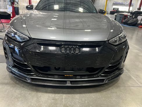 Used 2022 Audi RS e-tron GT w/ Carbon Performance Package AWD/4WD image 4