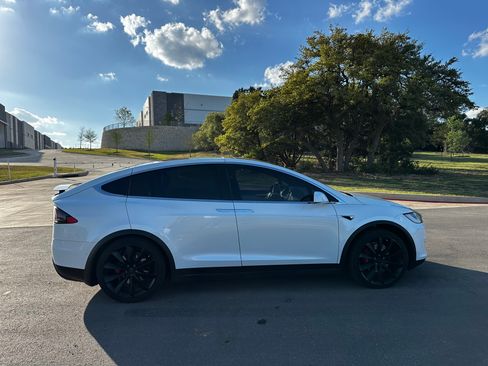 Used 2017 Tesla Model X P100D image 2