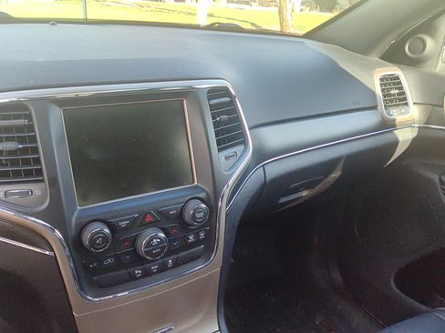 Used 2015 Jeep Grand Cherokee Limited image 11