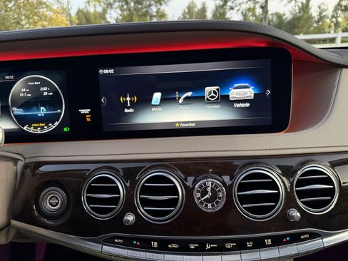 Used 2019 Mercedes-Benz S 560 Sedan image 14