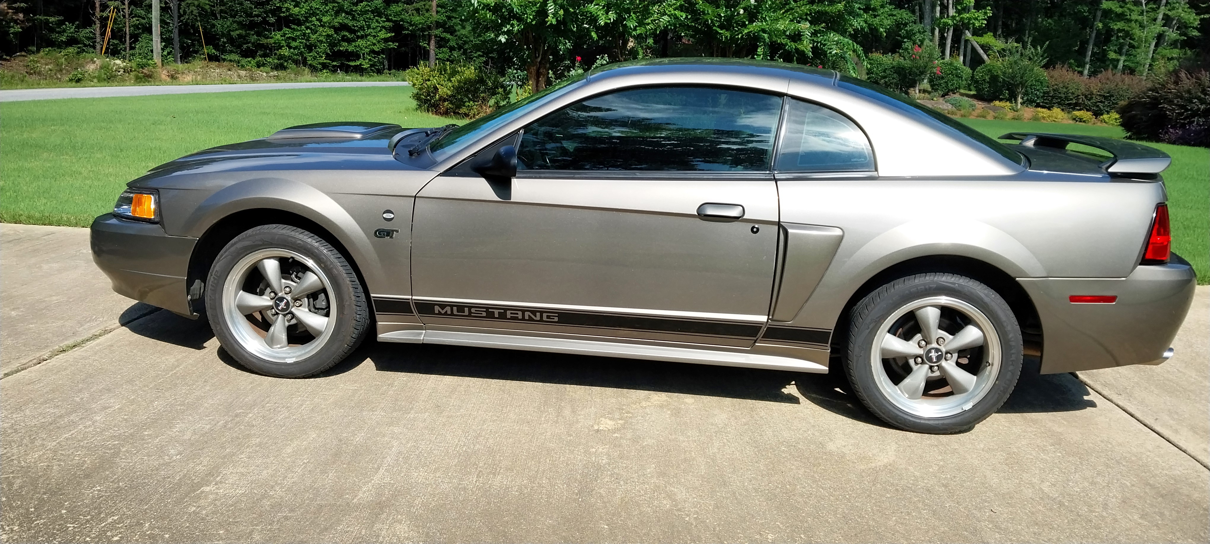 Used 2002 Ford Mustang GT Premium RWD image 1