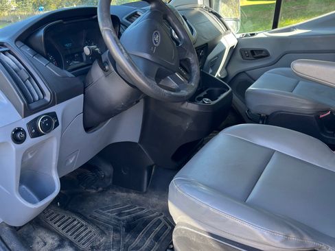 Used 2017 Ford Transit 150 Low Roof w/60/40 Side Door w/R image 11
