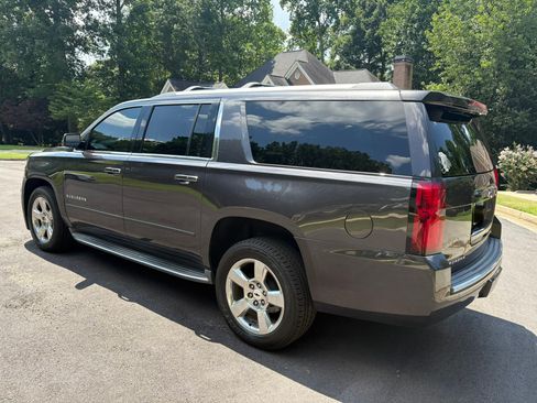 Used 2017 Chevrolet Suburban Premier AWD/4WD image 1