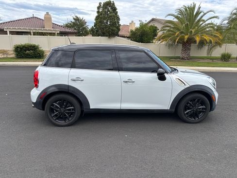 Used 2012 MINI Cooper Countryman FWD image 4