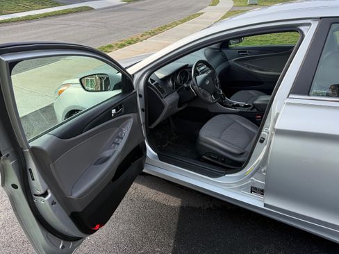 Used 2013 Hyundai Sonata SE image 12