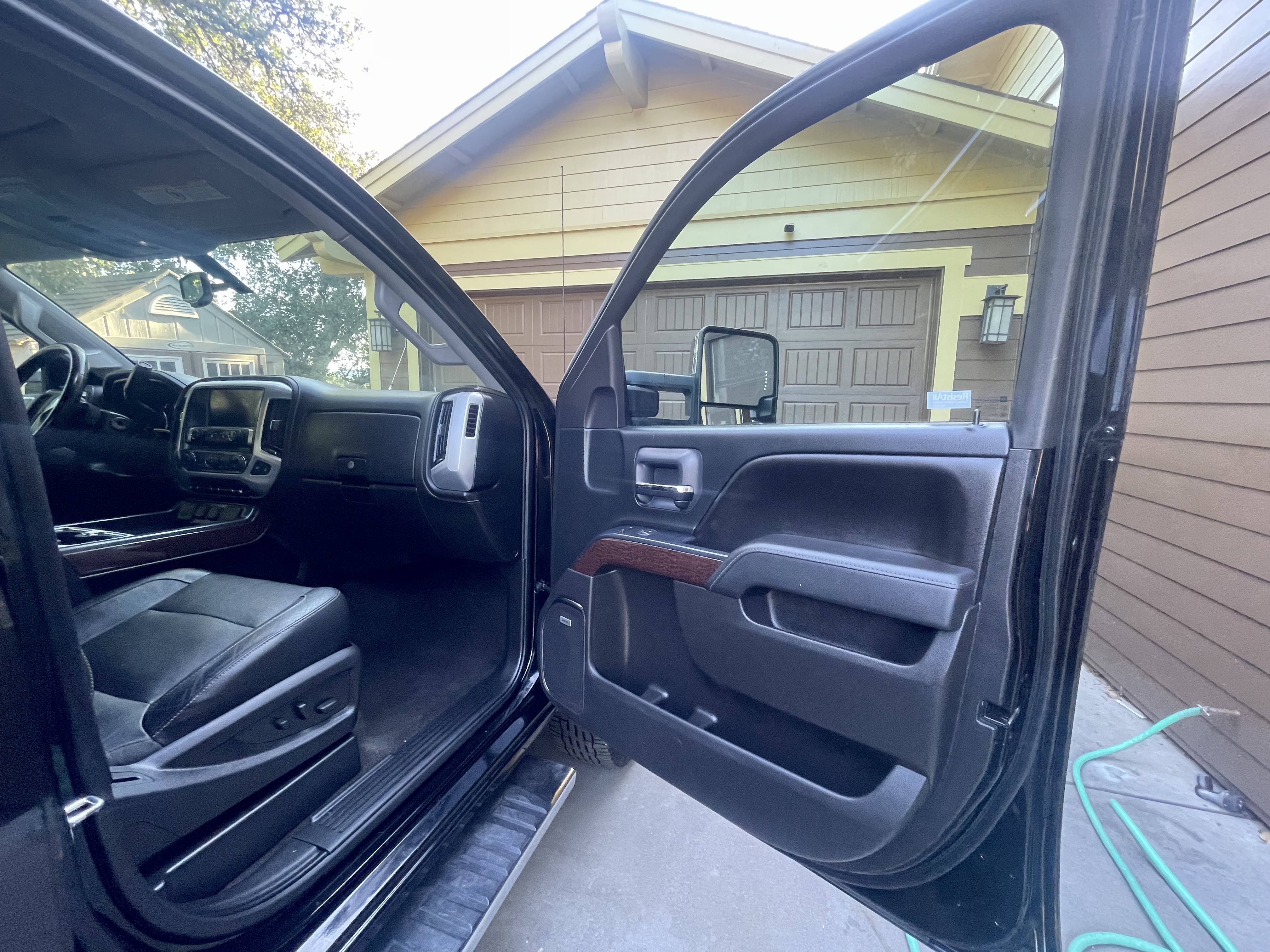 Used 2015 GMC Sierra 2500 SLT w/ Duramax Plus Package AWD/4WD image 19