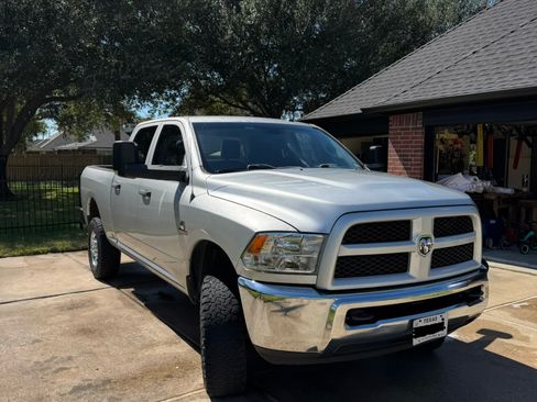Used 2013 RAM 2500 Tradesman w/ Chrome Appearance Group image 2