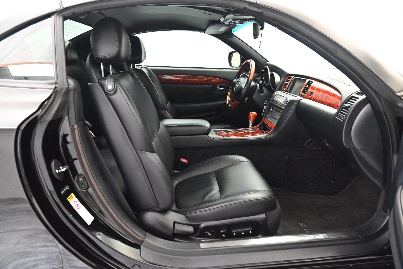 Used 2010 Lexus SC 430 Convertible w/ Preferred Accessory Package RWD image 31