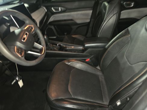 Used 2023 Jeep Compass Latitude image 11