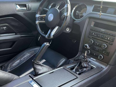 Used 2010 Ford Mustang GT Premium image 22