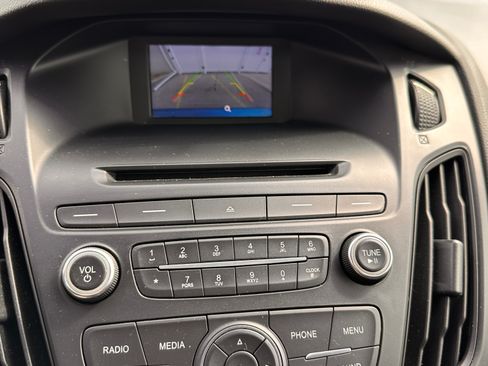 Used 2015 Ford Focus SE image 18