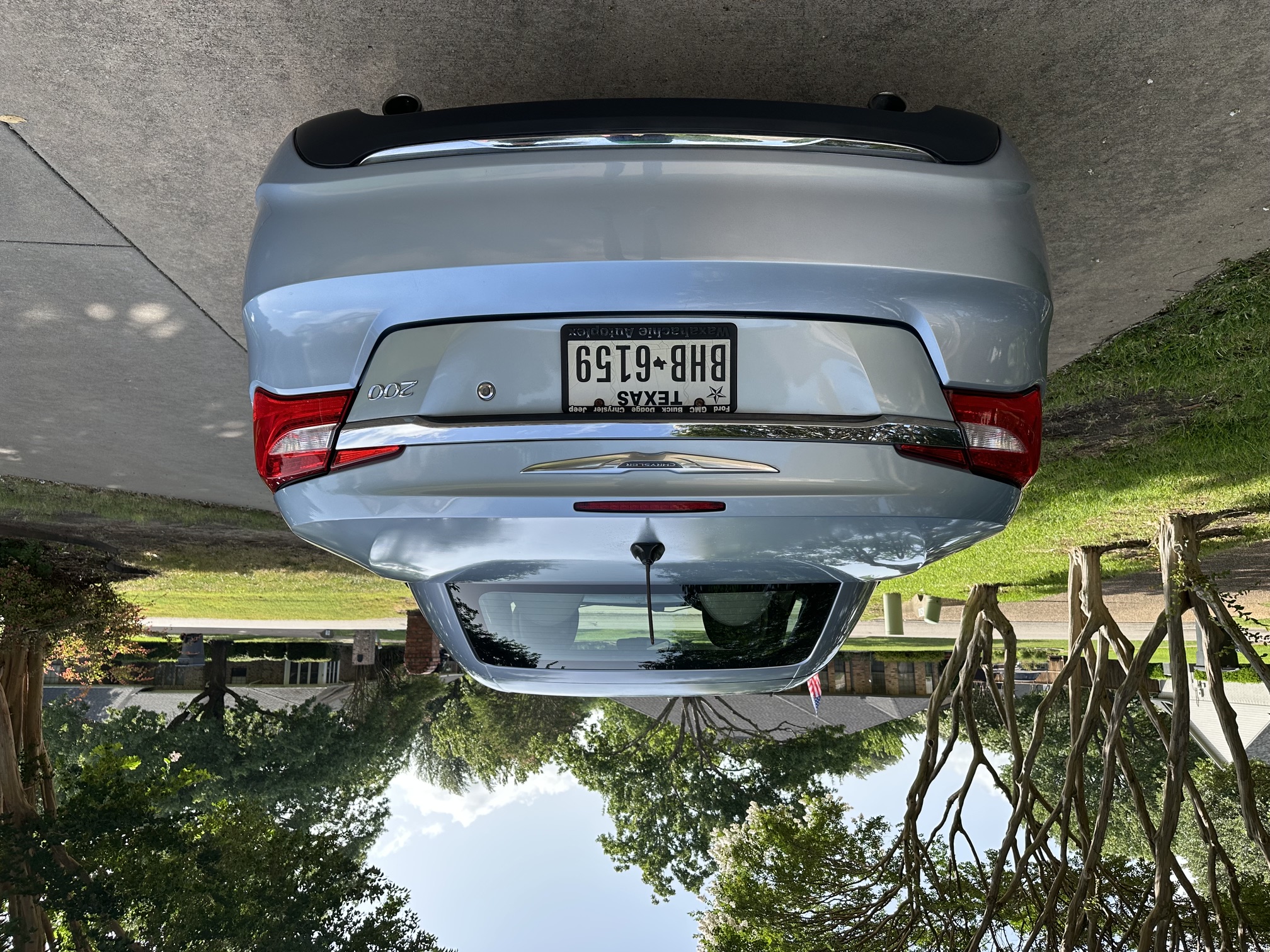 Used 2012 Chrysler 200 Limited FWD image 2