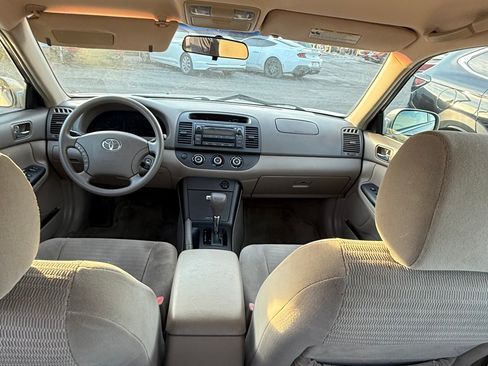 Used 2005 Toyota Camry LE image 10