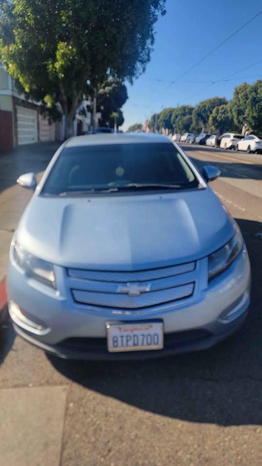Used 2013 Chevrolet Volt FWD image 2