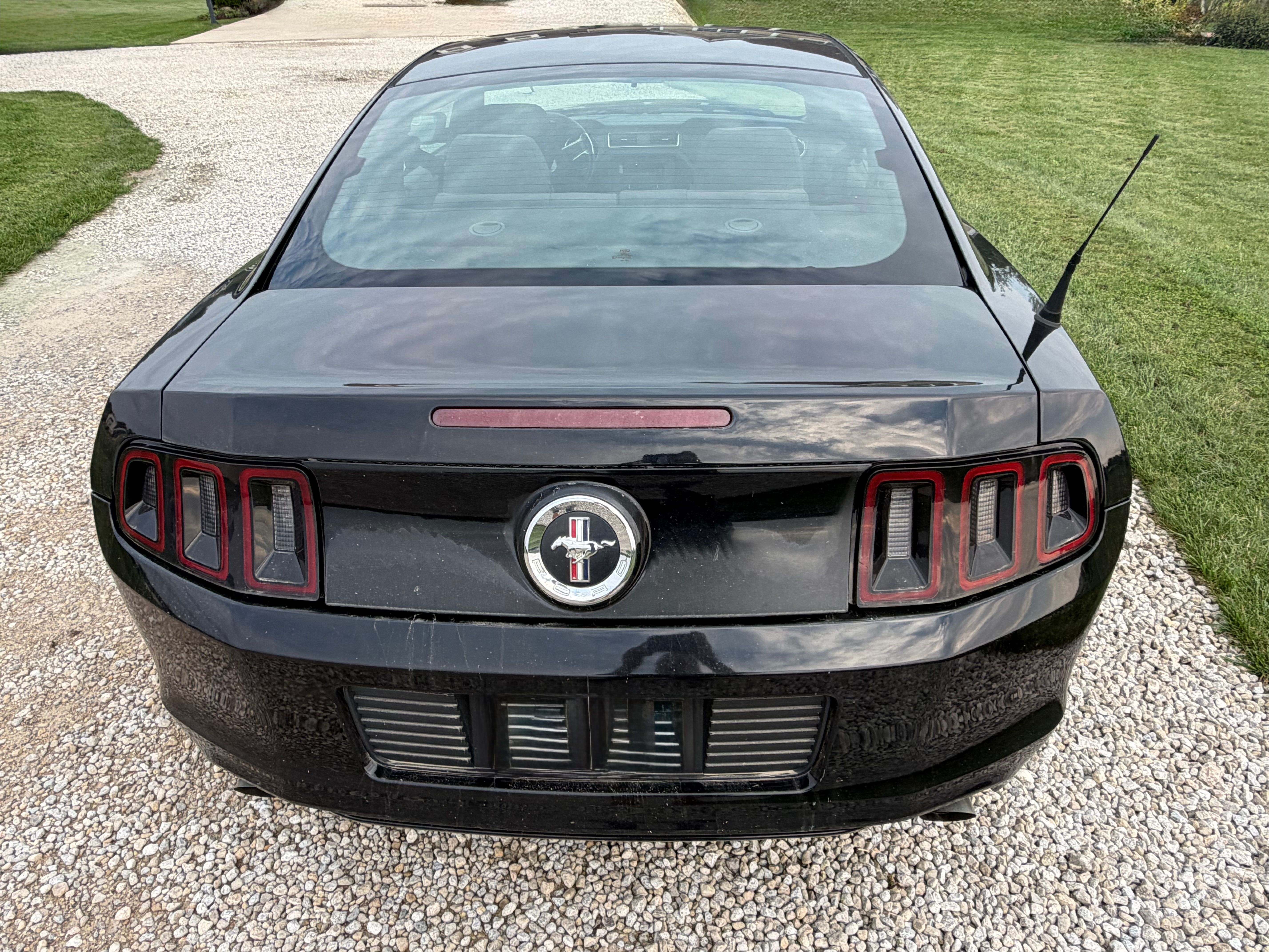 Used 2014 Ford Mustang Coupe RWD image 5