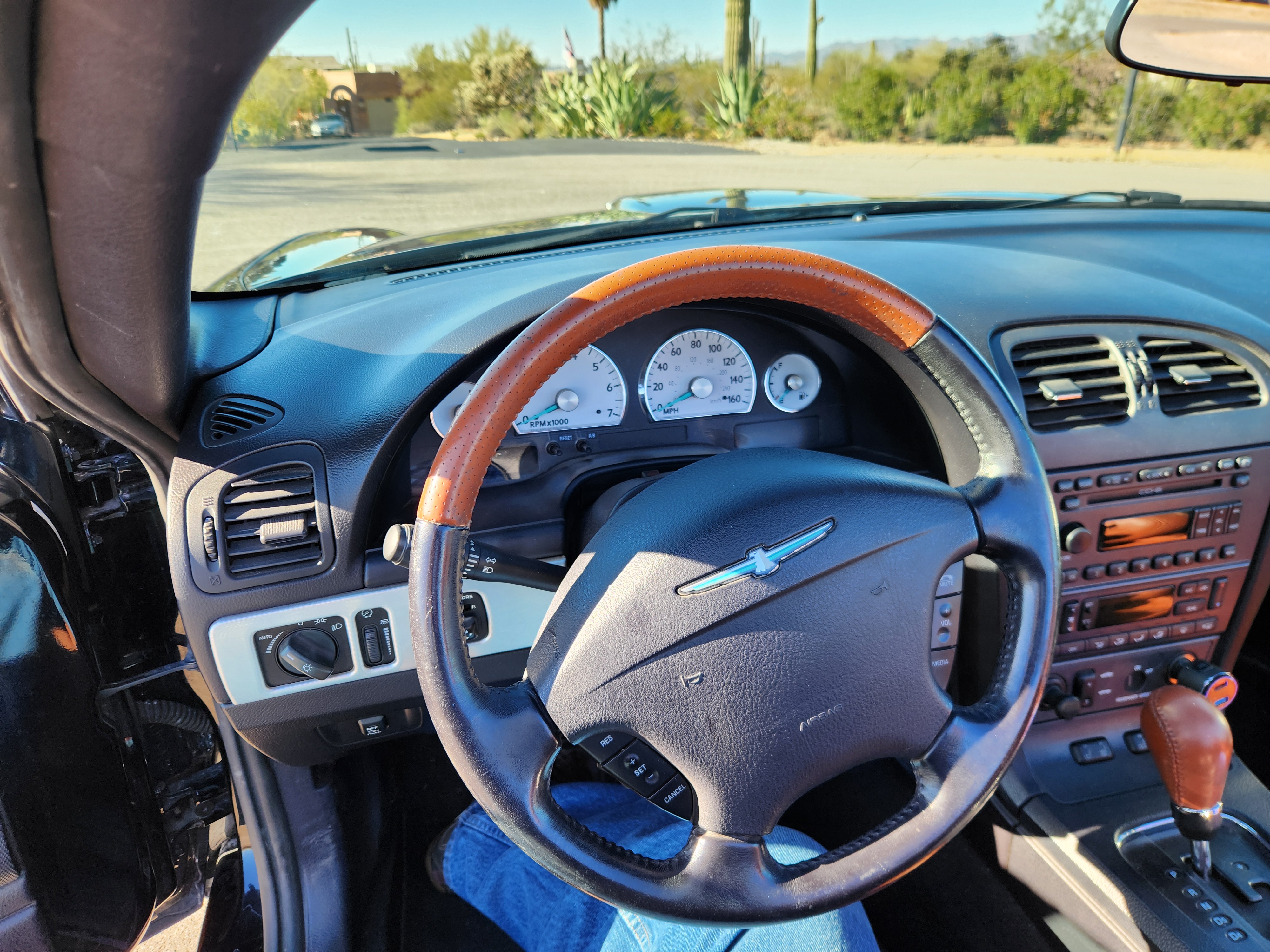 Used 2003 Ford Thunderbird RWD image 2