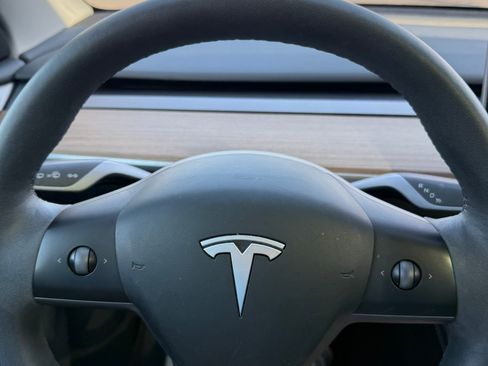 Used 2023 Tesla Model Y Long Range image 4