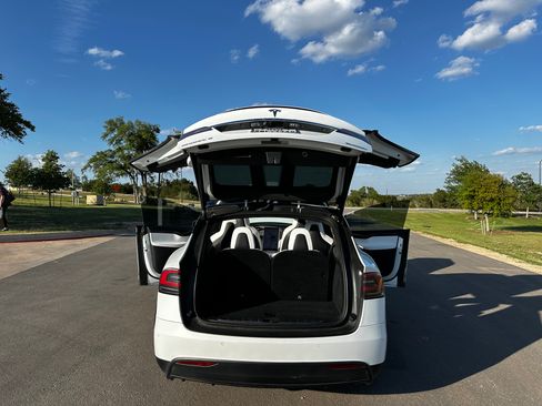 Used 2017 Tesla Model X P100D image 9