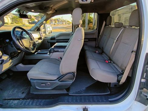 Used 2017 Ford F150 XLT w/ Equipment Group 301A Mid image 8