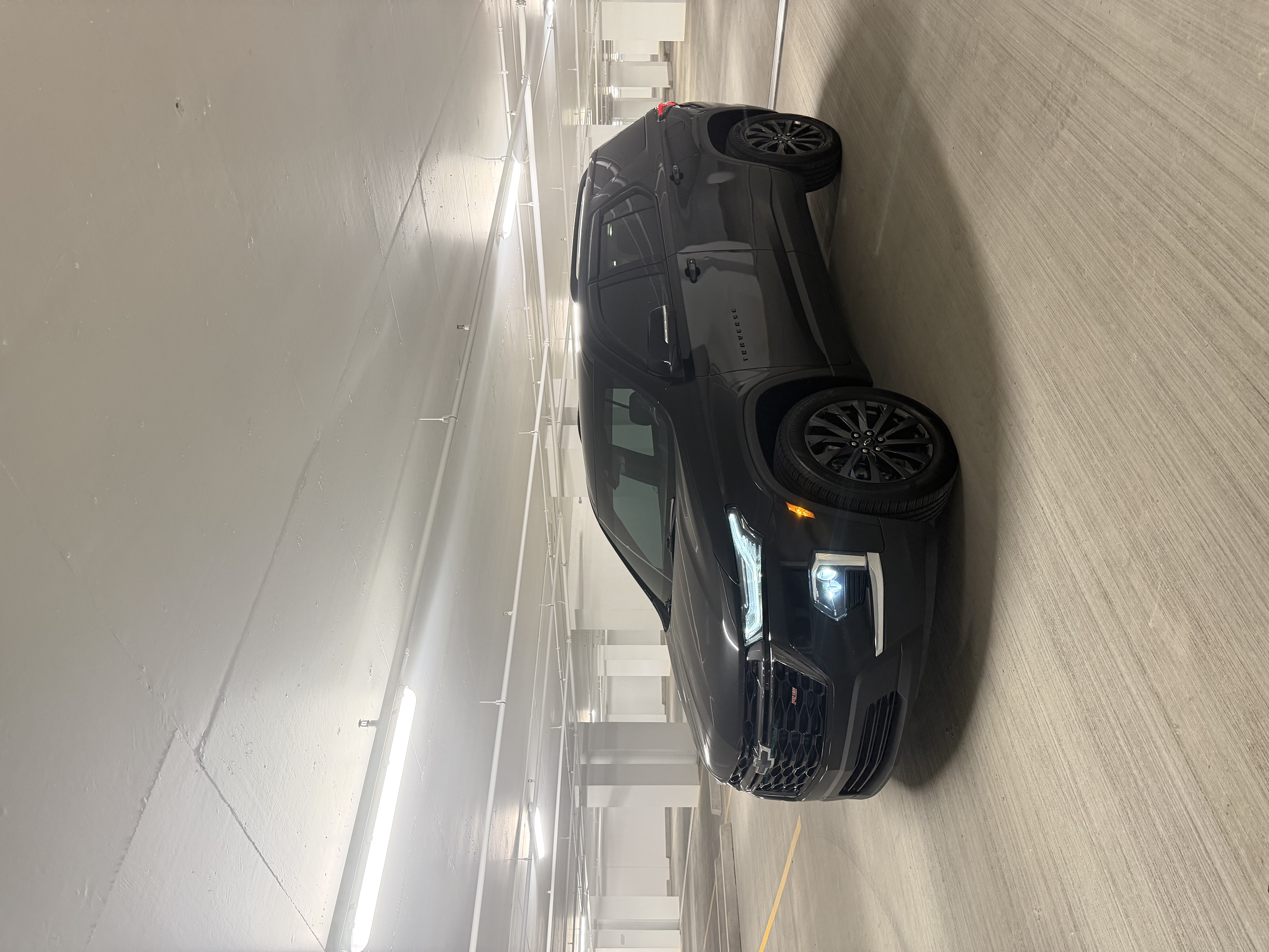Used 2022 Chevrolet Traverse RS AWD/4WD image 1