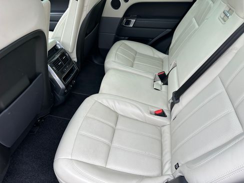 Used 2018 Land Rover Range Rover Sport HSE image 13