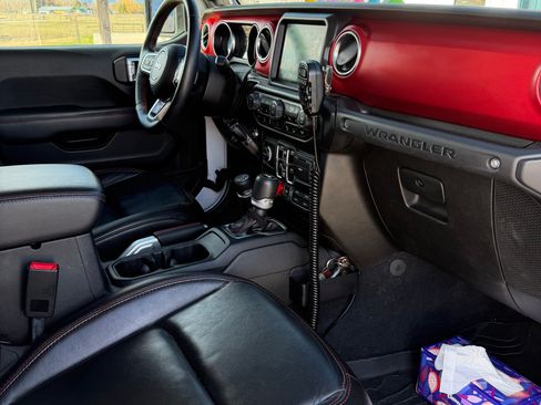 Used 2019 Jeep Wrangler Unlimited Rubicon w/ Advanced Safety Group image 12