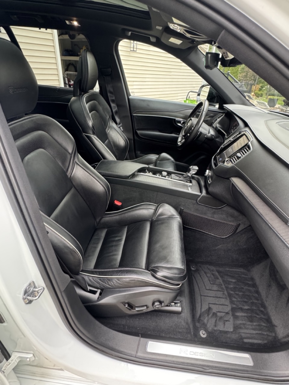 Used 2020 Volvo XC90 T6 R-Design w/ Advanced Package AWD/4WD image 12