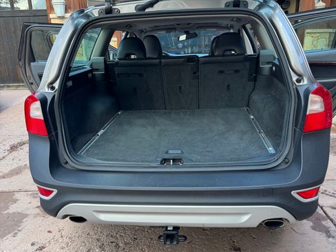 Used 2010 Volvo XC70 T6 image 4