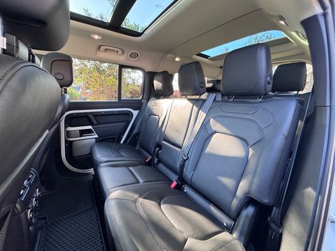 Used 2024 Land Rover Defender 130 S image 13