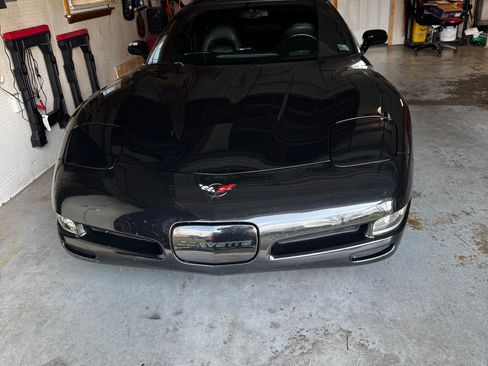 Used 2002 Chevrolet Corvette Coupe w/ Preferred Equipment Group2 image 1