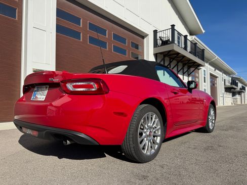 Used 2018 FIAT 124 Spider Classica w/ Technology & Siriusxm Group image 32