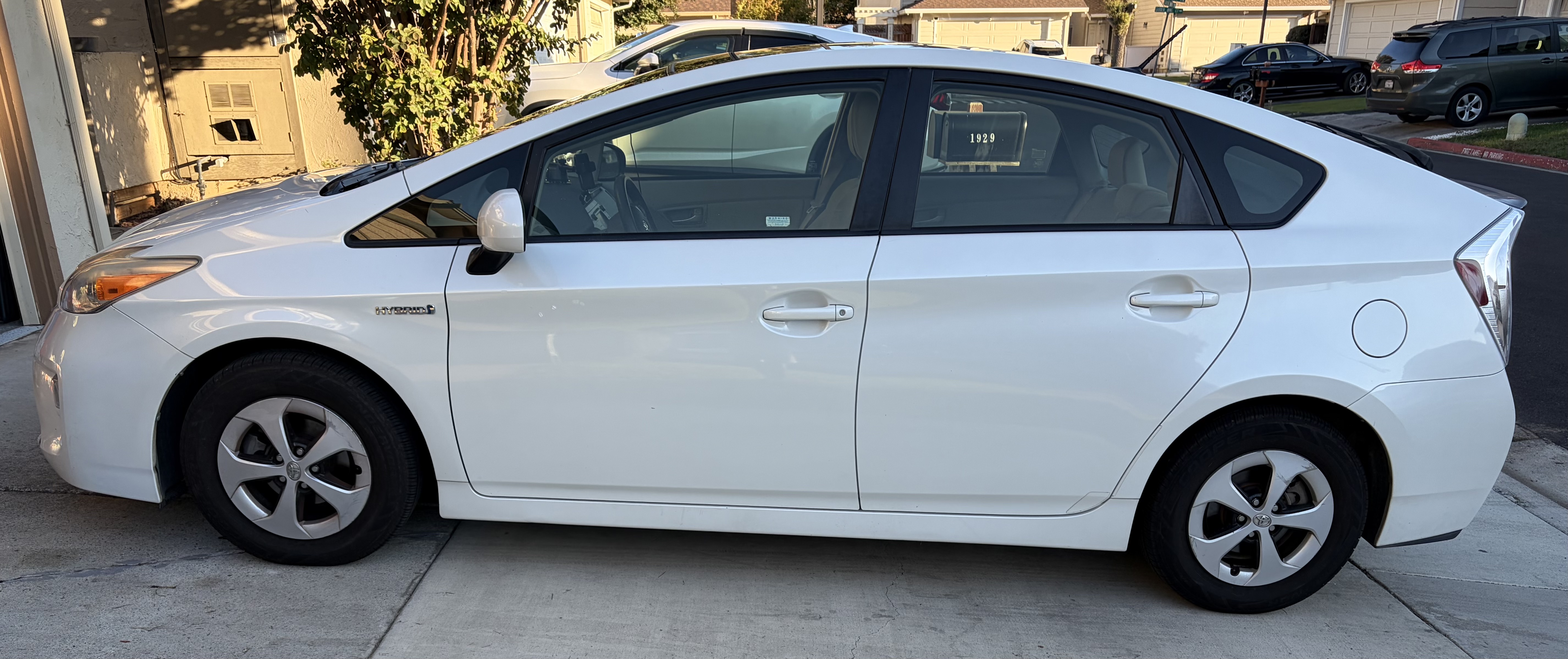 Used 2015 Toyota Prius Three w/ Solar Roof Package FWD image 4