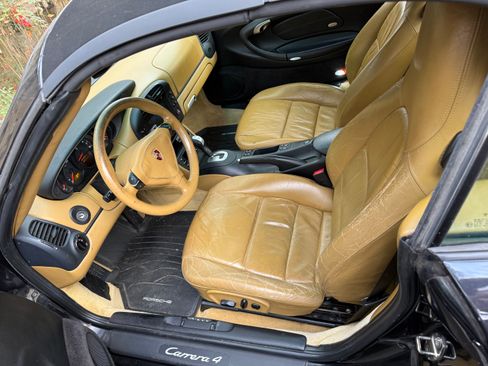 Used 2003 Porsche 911 Carrera 4 image 9