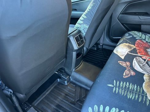 Used 2023 Kia Sportage EX image 11