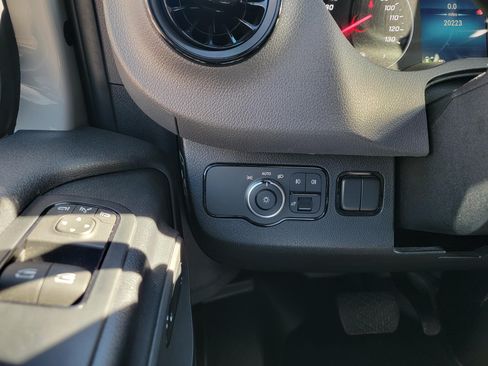 Used 2023 Mercedes-Benz Sprinter 2500 image 16